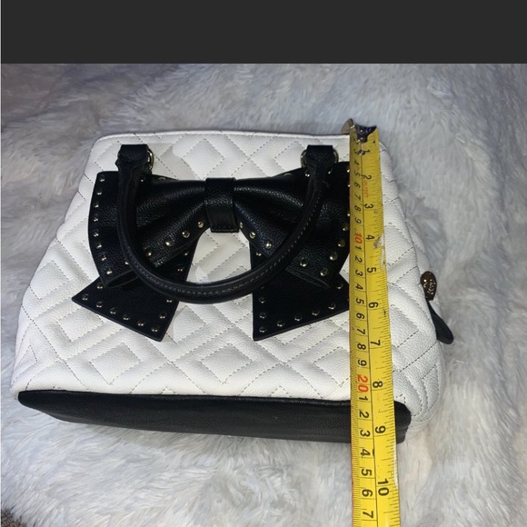 Betsey Johnson purse - Picture 3 of 7